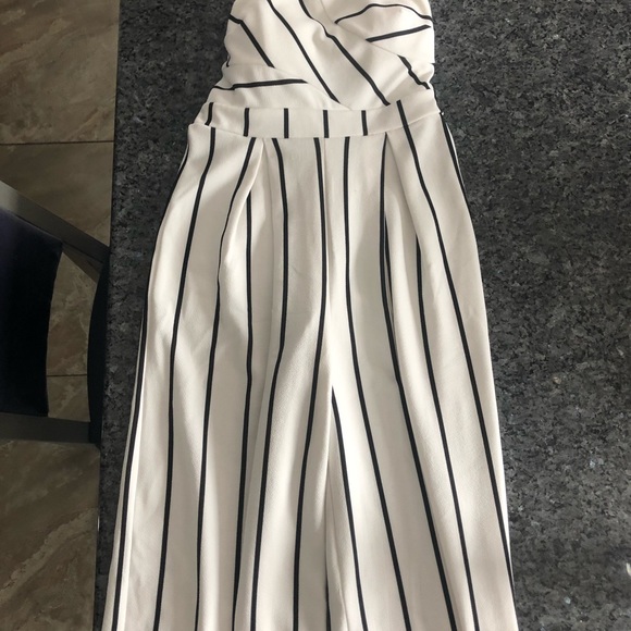 Venus jumper size S fits like a M. - Picture 2 of 2